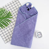 serviette de bain bébé avec capuche violette