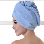 Serviette de bain bleu pour les cheveux